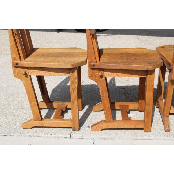 Three_Arts_and_Crafts_Adjustable_Chairs slide10