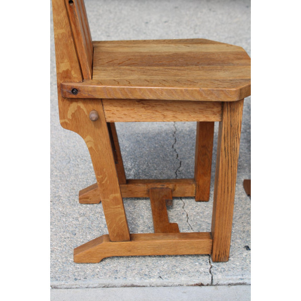 Three_Arts_and_Crafts_Adjustable_Chairs slide7